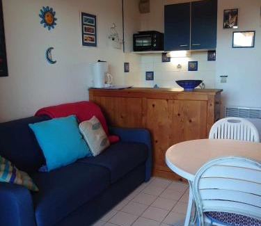 Collioure Apartment | 4RB86 Appartement type T2 cabine dans résidence bord de mer à Collioure