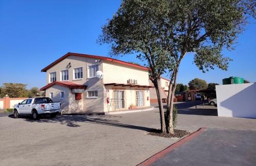 Rustenburg Hotel | 4th Avenue Themepark & Lodge