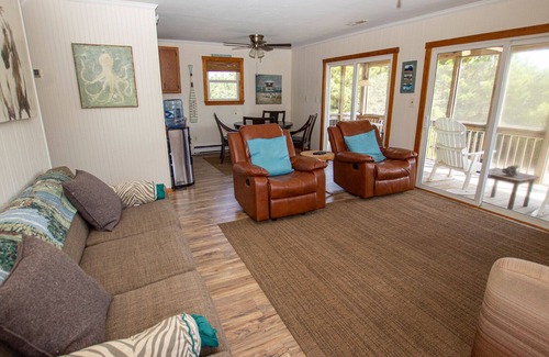 Carova Beach House | 4x2368, Mom's Place- Oceanside, Cozy, Secluded, Wild Horses, Dogs Welcome