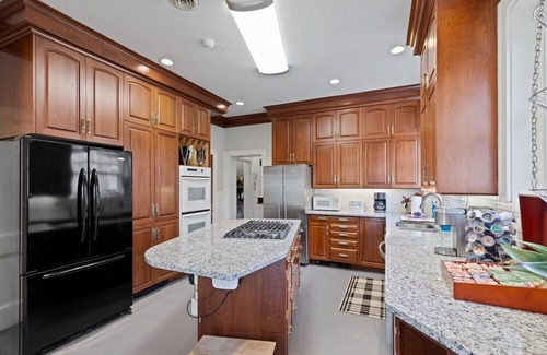 Lancaster House | 5,100 Sq Ft Mansion w/Firepit & Grill Near Sight & Sound In Lancaster