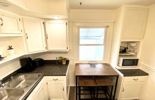 South Bend House | 5.5 miles to Notre Dame