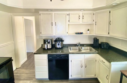 South Bend House | 5.5 miles to Notre Dame