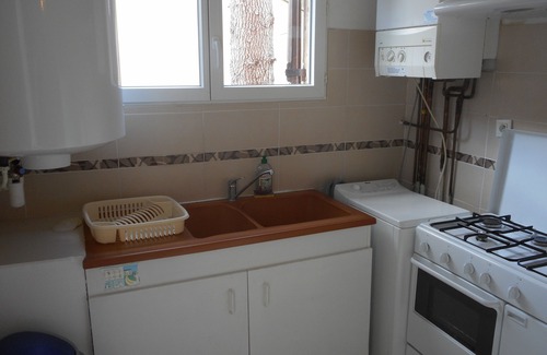 Sarlat-la-Caneda Cottage | 5/7 person gîte in Sarlat. Heated swimming pool. Wifi. Nature.