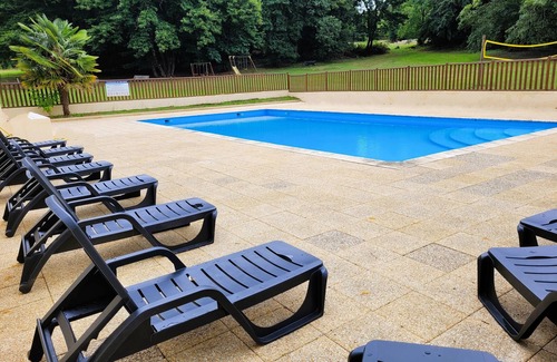 Sarlat-la-Caneda Cottage | 5/7 person gîte in Sarlat. Heated swimming pool. Wifi. Nature.