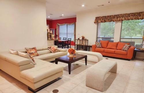 Pearland Villa | 5 acre lake property with fishing