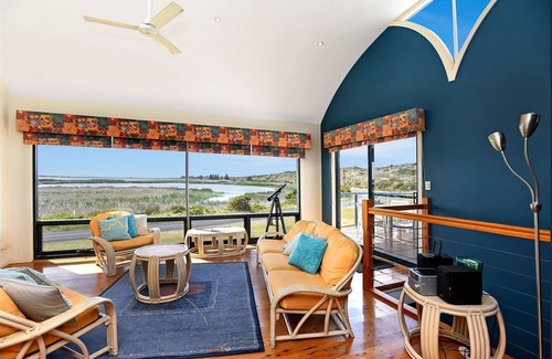 Goolwa South House | 5 Barrage Rd - Riverfront holiday home overlooking the bird sanctuary