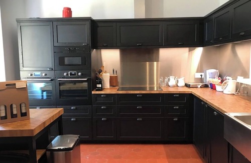 Neoules Villa | 5* BASTIDE villa with swimming pool on a wine estate