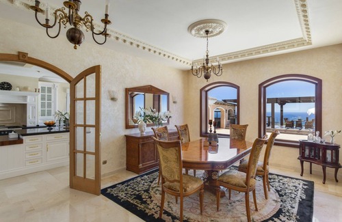 Estepona House | 5 Bdrms Beautiful Mansion, The Hills of Estepona!