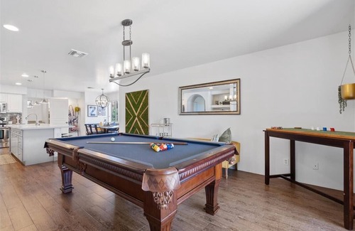Glendale House | 5 Bed 4 Bath Home PREMIUM LOCATION Sleeps 16+ heated pool option and spa