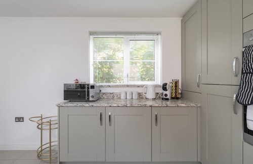 Bletchley House | 5 bed detached | Contractors |Parking|Long Stays