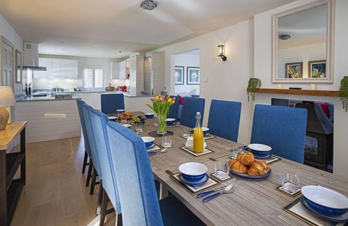 Babbacombe Cottage | 5 Bed - Foxes Walk - Sleeps 9 guests in 5 bedrooms