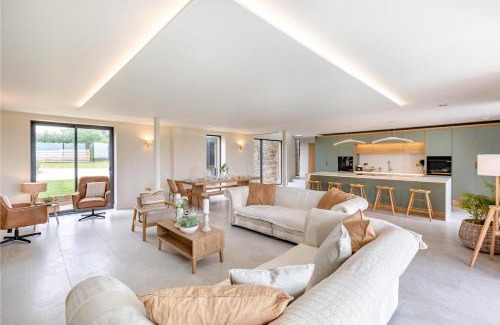 Barnstaple House | 5 Bed in Marwood oc-e32631
