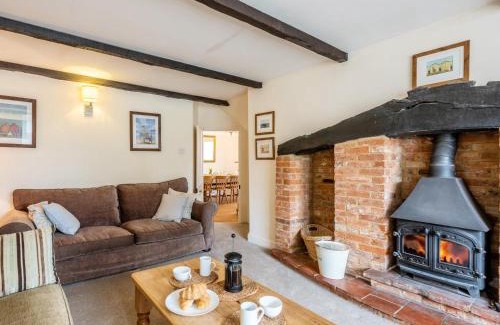 Thornham House | 5 Bed in Thornham KT028
