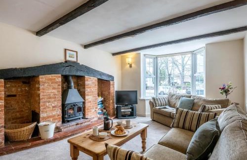 Thornham House | 5 Bed in Thornham KT028