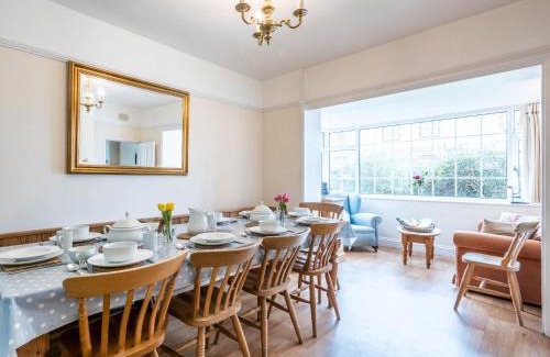 Thornham House | 5 Bed in Thornham KT028