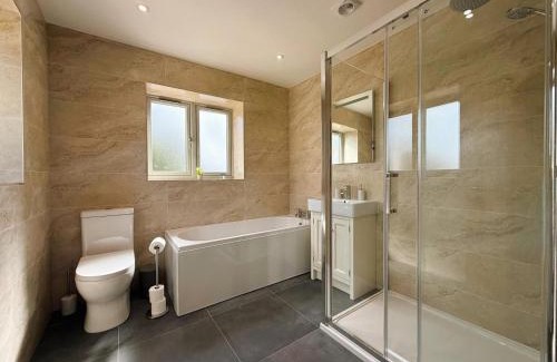 Ipswich House | 5 Bed in Washbrook oc-m33105