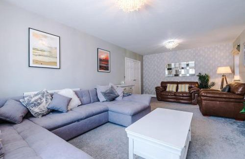 Chester House | 5 bed Luxury Retreat with Spacious Living Spaces