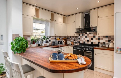 Cambridge House | 5 Bed Period House in Historic Heart of Cambridge