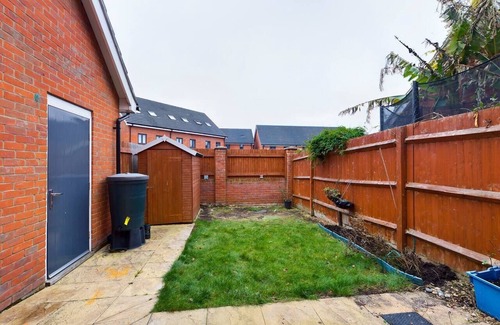 Reading House | 5 bed townhouse nr Reading centre. Garden/Parking
