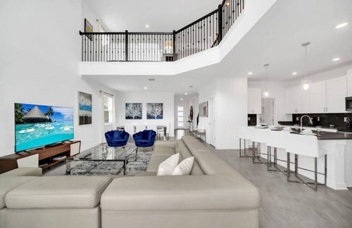 Tuscan Ridge Villa | 5 Bed With Upstairs Loft- So Much Space Pool, Spa & Game Room!