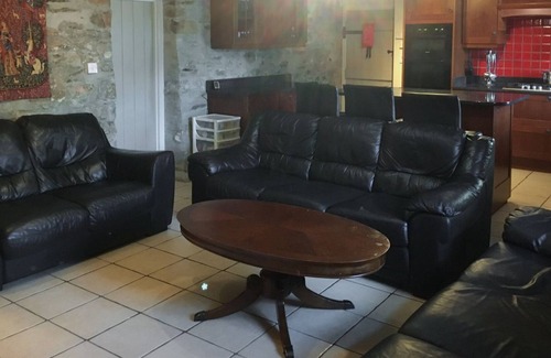 Dwrbach Cottage | 5 bedroom accommodation in Scleddau