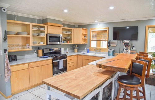 Red River Villa | 5 bedroom accommodation in Red River