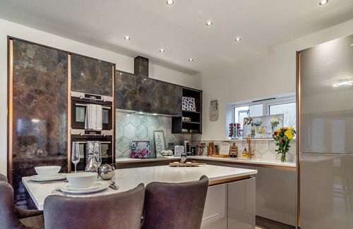Ipswich Cottage | 5 bedroom accommodation in Ipswich