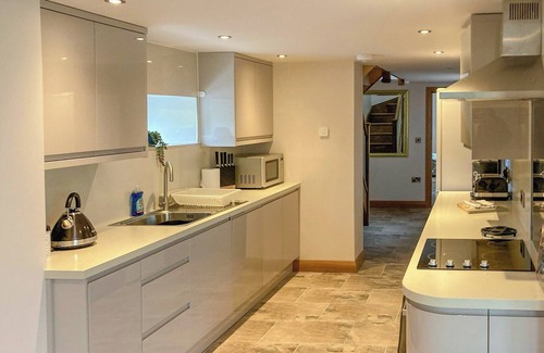 Caersws Cottage | 5 bedroom accommodation in Newtown