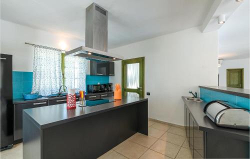Valtura House | 5 Bedroom Awesome Home In Valtura