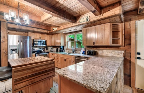 Cosby Cabin | 5-Bedroom Cabin with Private Seasonal Pool and Hot Tub