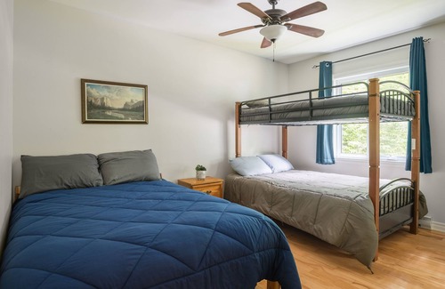 Cantley Ski Chalet | 5 Bedroom Chalet in the Heart of the Mountains