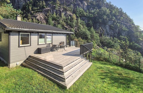 Suldal House | 5 bedroom cozy home in Hebnes