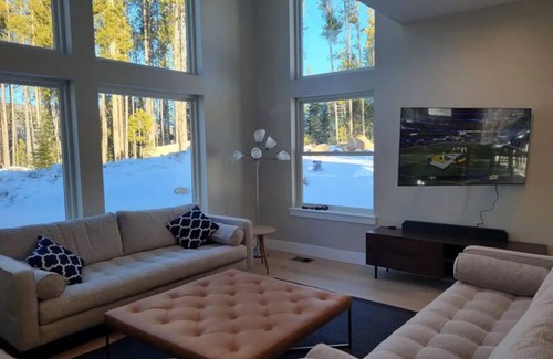 Oak Creek House | 5 Bedroom Custom Stagecoach Mountain Home