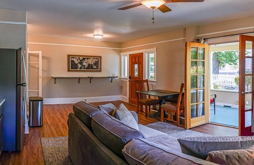 Historic Downtown District Apartment | 5 bedroom historic home with brand new furnishings, and is perfect for up to 14 guests.