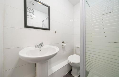 Bunhill House | 5-Bedroom Home in Central London Sleeps 14