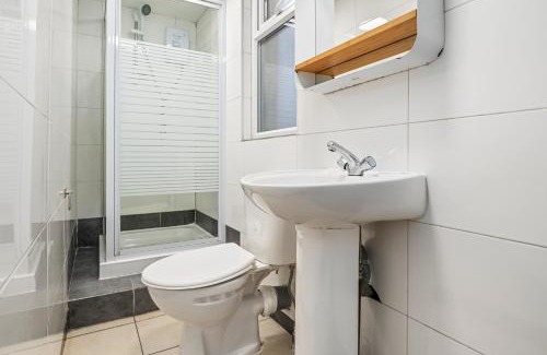 Bunhill House | 5-Bedroom Home in Central London Sleeps 14