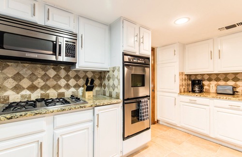 North Arlington House | 5-bedroom home in the heart of Arlington