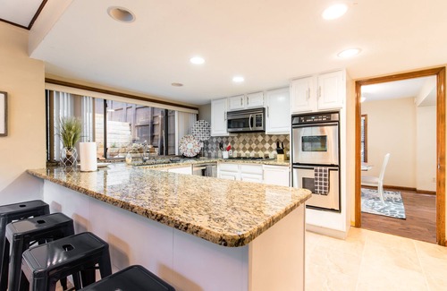 North Arlington House | 5-bedroom home in the heart of Arlington