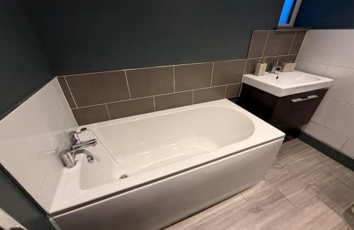 Petts Wood and Knoll Apartment | 5 bedroom house in Pettswood