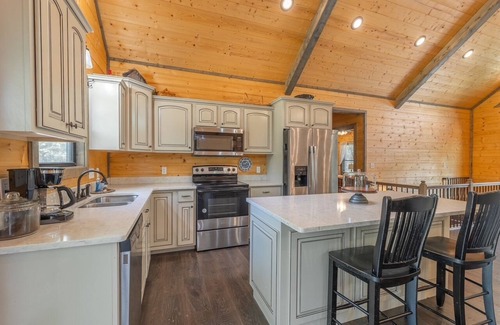Van Buren House | 5-bedroom house just outside of Big Spring-Ozark National Scenic Riverways!