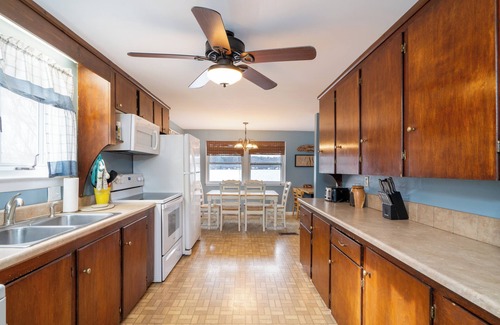 Conesus House | 5 Bedroom Lake House Sleeps 10