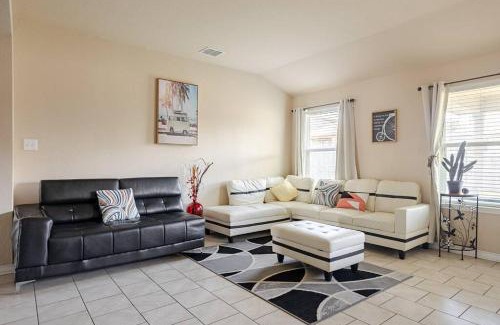 Cibolo House | 5 Bedroom Luxurious Retreat in Schertz, San Antonio