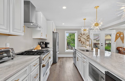 Blowing Rock House | 5 Bedroom Luxury Home located on Main Street in Downtown Blowing Rock!