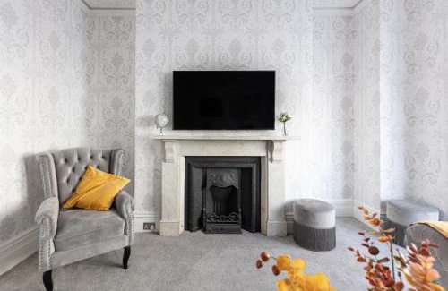 Upper Town Apartment | 5 Bedroom magnificent Georgian Townhouse- city centre