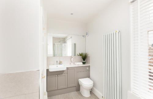 Upper Town Apartment | 5 Bedroom magnificent Georgian Townhouse- city centre
