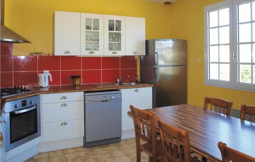 Kerlouan House | 5 Bedroom Nice Home In Kerlouan