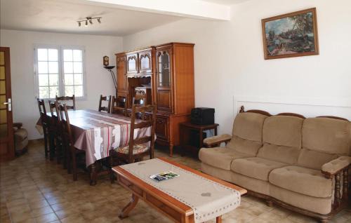 Kerlouan House | 5 Bedroom Nice Home In Kerlouan