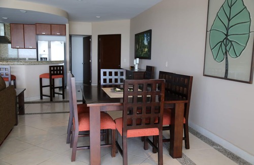 Bucerias Condo | 5 Bedroom Oceanfront condo on pristine beach in Nuevo Vallarta