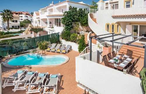Correeira Villa | 5 Bedroom Villa Albufeira Center + Private Pool (on request) + Free WIFI