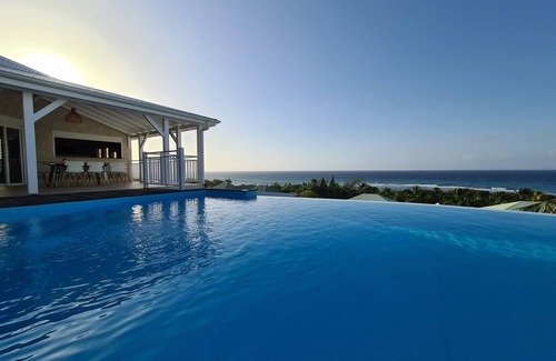 Anse des Rochers House | 5 bedrooms villa - view and beach access